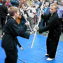 daniel_andrew.jpg (23783 bytes)